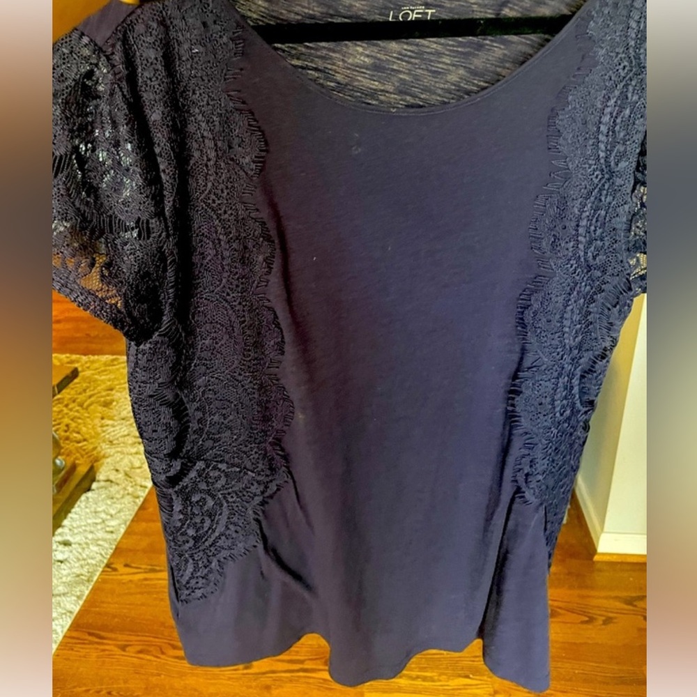 LOFT top with lace detail on sides - excellent condition